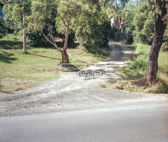 Negative - Photograph, Intersection of Mt Pleasant Road at Main Road, Eltham, c.Dec. 1983