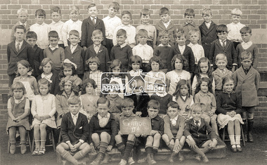 Photograph, Grade IIB, possibly Yarra Park State School No. 1406, East Melbourne, c.1930s