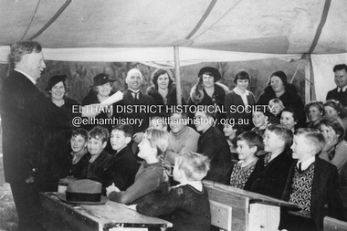 Photograph, The Age, Mr. William H. Everard, M.L.A. addressing children at South Warrandyte Primary School, 30 Jun 1939