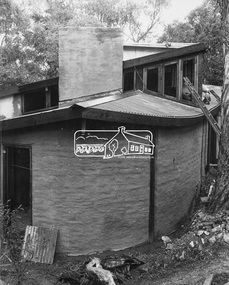 Photograph, Frank and Morag Jackson House (1960)