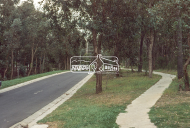 Photograph, Riversdale Avenue, Eltham North, Oct. 1980