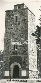 Photograph, Shire of Eltham War Memorial, Garden Hill, Eltham-Yarra Glen Road, Kangaroo Ground, 1938