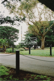 Photograph, Shire of Eltham Memorial Park, Garden Hill, Eltham-Yarra Glen Road, Kangaroo Ground, May 2011
