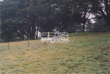 Photograph, Shire of Eltham Memorial Park, Garden Hill, Eltham-Yarra Glen Road, Kangaroo Ground, c.2008