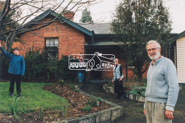 Photograph, Diamond Valley Leader, Eltham Local History Centre, former Police Residence, 728 Main Road, Eltham, 1998