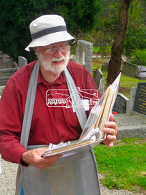 Photograph, Jim Connor, Eltham Cemetery, Mount Pleasant Road, Eltham, 4 Nov 2011
