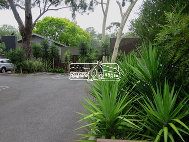 Photograph, Jim Connor, Avenue of Honour, Main Road, Eltham, 14 Jan 2017
