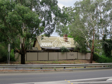 Photograph, Jim Connor, Main Road, Eltham, 14 Jan 2017