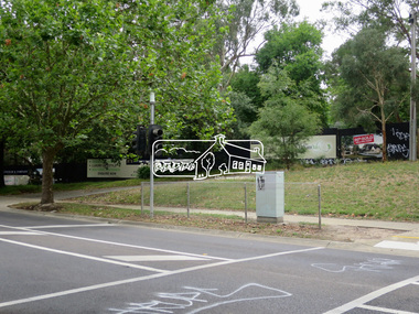 Photograph, Jim Connor, Avenue of Honour, Main Road, Eltham, 14 Jan 2017
