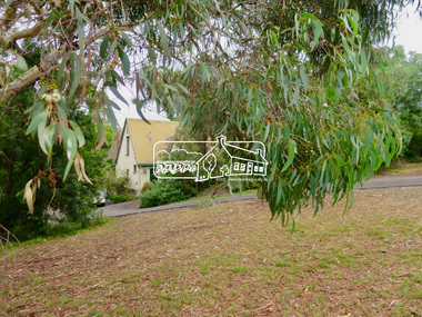 Photograph, Jim Connor, Avenue of Honour, Main Road, Eltham, 14 Jan 2017