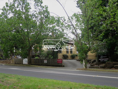 Photograph, Jim Connor, Avenue of Honour, Main Road, Eltham, 14 Jan 2017