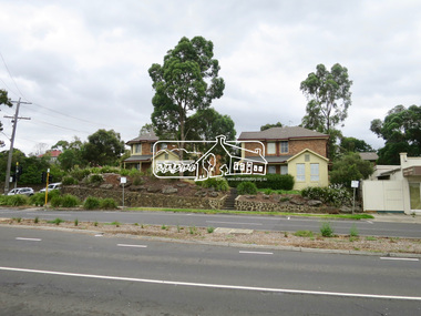 Photograph, Jim Connor, Main Road, Eltham, 14 Jan 2017