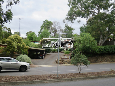 Photograph, Jim Connor, Main Road, Eltham, 14 Jan 2017