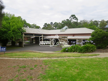 Photograph, Jim Connor, Main Road, Eltham, 14 Jan 2017