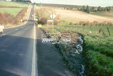 Slide - Photograph, Eltham-Yarra Glen Road, Kangaroo Ground, c.May 1988