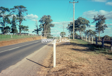 Slide - Photograph, Kangaroo Ground-St Andrews Road, Kangaroo Ground, c.May 1988