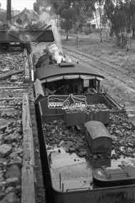 Photograph, Steam locomotive K-185 at the coal hopper, Echuca Railway Station, c.Aug. 1963