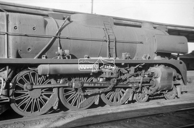 Photograph, George Coop, Unknown R-Class steam locomotive, Spencer Street Station, c.1951
