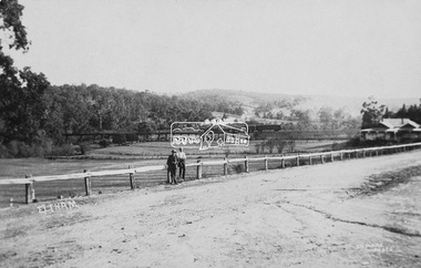 Photograph (item), J.H. Clark, View of Eltham from Main Road, c.1907