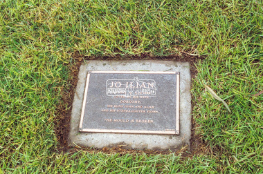 Negative - Photograph, Harry Gilham, Memorial for Jo Ilian, Eltham Cemetery, 1 Aug 2007