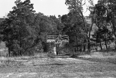 Negative - Photograph, Shire of Eltham, Eltham Meadows Estate, Zig Zag Road subdivision, Jan. 1980