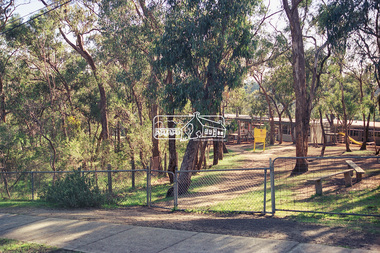Photograph - Colour Print, Peter Pidgeon, Eltham East Primary School, Grove Street, Eltham, September 1999