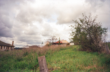 Photograph, Hans Gregory, Original 1860s William West house, Fabbro's Farm, Falkiner Street, Eltham, c.1990