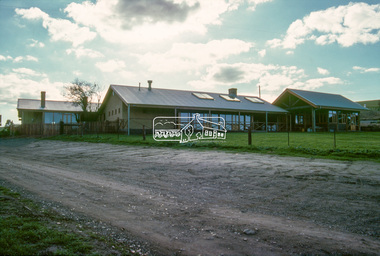 Slide - Photograph, Unidentified rural scene, possibly Research / Kangaroo Ground district, c.May 1988