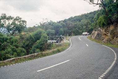 Slide - Photograph, Heidelberg-Kinglake Road, St Andrews, 1993