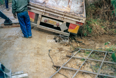 Photograph - Colour Print, Salvage operation in the Henley Road area Kangaroo Ground, c.1990