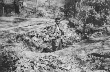Album - Photograph, J.A. McDonald, Smiths Gully Road, Nov. 1952