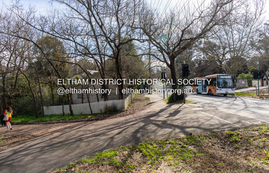 Photograph, Peter Pidgeon, Avenue of Honour, Main Road, Eltham, 2 Aug. 2022