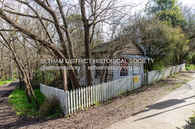 Photograph, Peter Pidgeon, Former Bootmaker's shop and White Cloud Cottage, 701 Main Road, Eltham, 2 Aug. 2022