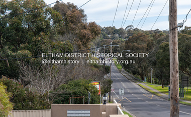 Photograph, Peter Pidgeon, Bridge Street, Eltham, 2 Aug. 2022