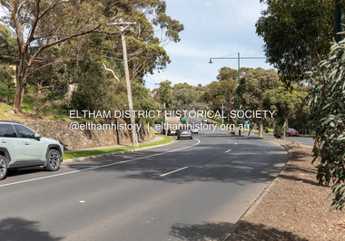 Photograph, Peter Pidgeon, Main Road, Eltham, 2 Aug. 2022