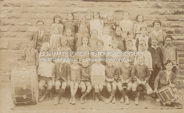 Photograph, W. Edmends, Grades 3 and 4, Eltham State School No. 209, c.1919