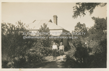Photograph, Ernest Samuel Shillinglaw's children, Leslie Ernest and Melva at their home in Badger Creek, Healesville, c.1937