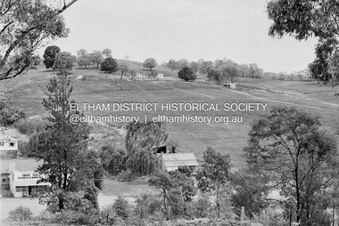 Photograph, Barry Philp, Second Hand store at the southeast corner of Reynolds Road and Main Road, Eltham, c.1969
