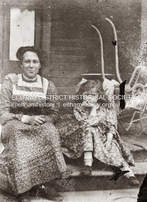 Photograph, Believed to be Fanny Withers with daughter Mary Pitt Withers, c.1900