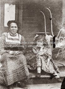 Photograph, Believed to be Fanny Withers and daughter Margery, c.1900