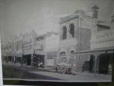 Historical Caulfield to 1972, photo album by Jenny O’Donnell, Glen Huntly Rd