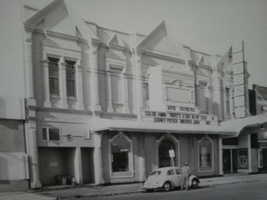 Historical Caulfield to 1972, photo album by Jenny O’Donnell, Gordon St