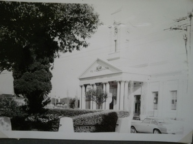 Historical Caulfield to 1972, photo album by Jenny O’Donnell, Hawthorn Rd