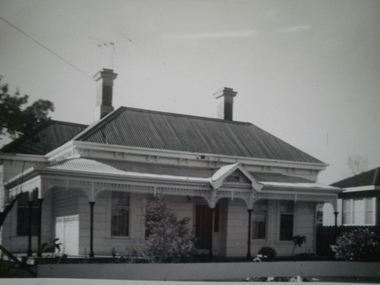 Historical Caulfield to 1972, photo album by Jenny O’Donnell, Hobart Rd
