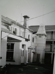 Historical Caulfield to 1972, photo album by Jenny O’Donnell, Hood Cres