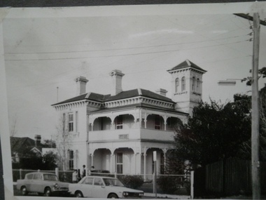 Historical Caulfield to 1972, photo album by Jenny O’Donnell, Hopetoun St