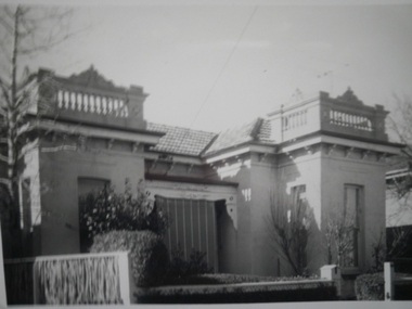 Historical Caulfield to 1972, photo album by Jenny O’Donnell, Kambrook Rd