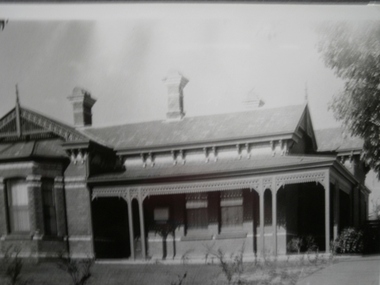 Historical Caulfield to 1972, photo album by Jenny O’Donnell, Kambrook Rd