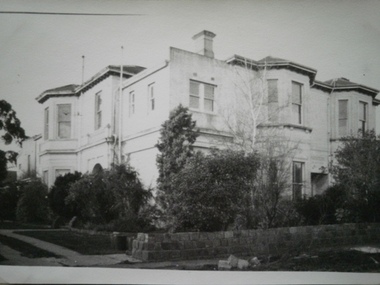 Historical Caulfield to 1972, photo album by Jenny O’Donnell, Maysbury St
