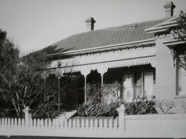 Historical Caulfield to 1972, photo album by Jenny O’Donnell, Meadow St